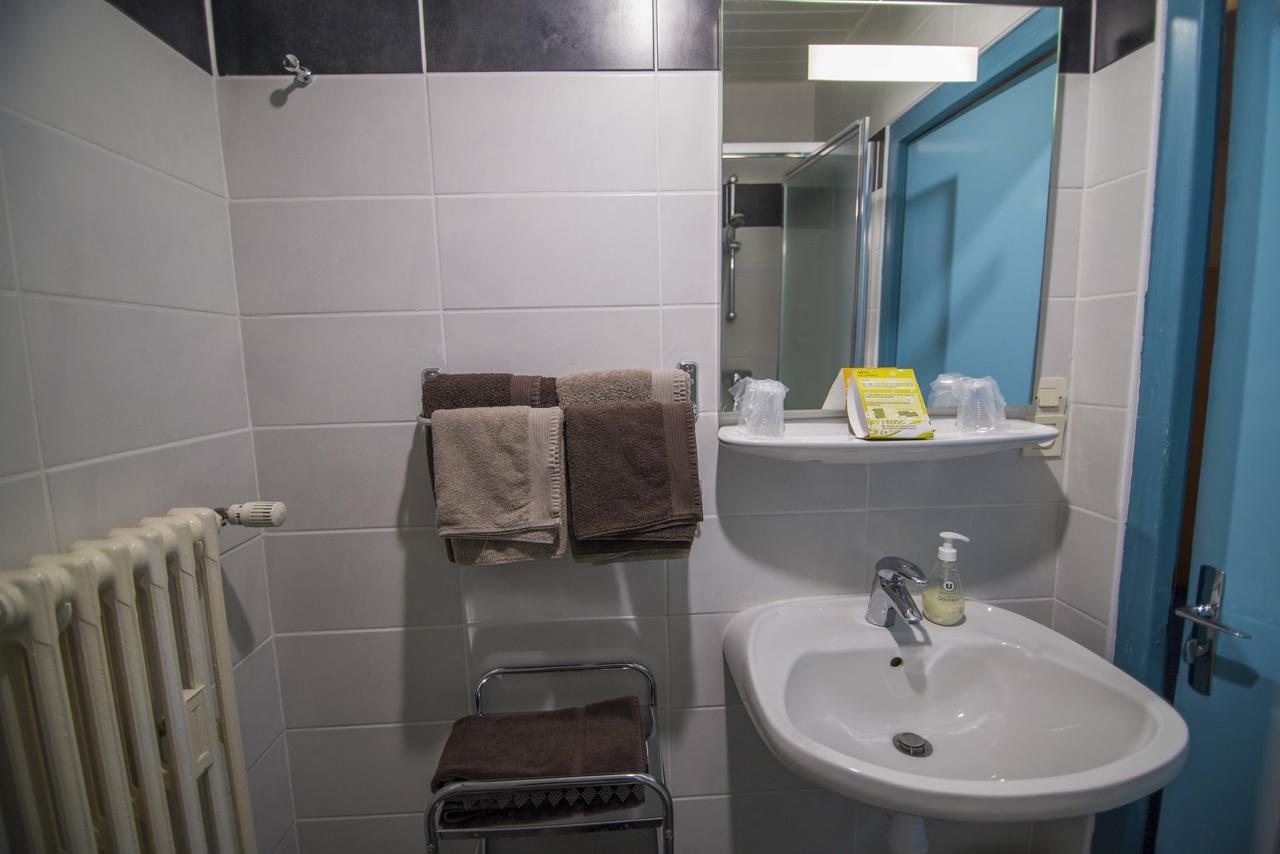 Hotel De La Poste Douvaine Zewnętrze zdjęcie